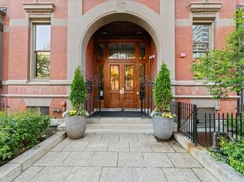 201 Newbury St