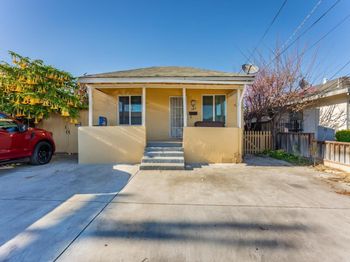 1453 Whitton Ave