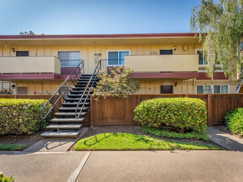 3049 Los Prados Street 223, San Mateo CA 94403