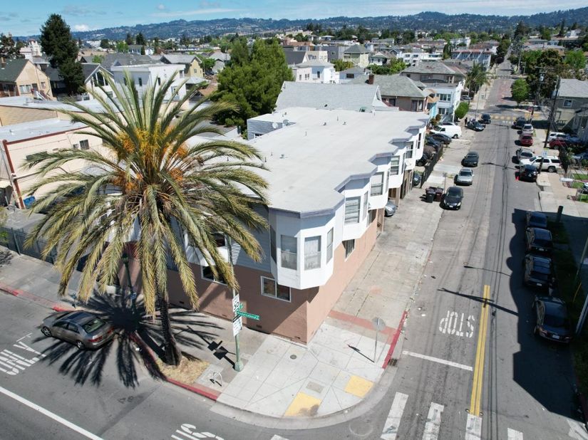 International, Oakland CA 94606