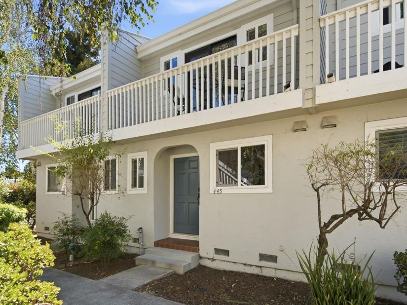 445 Oak Avenue, Redwood City CA 94061