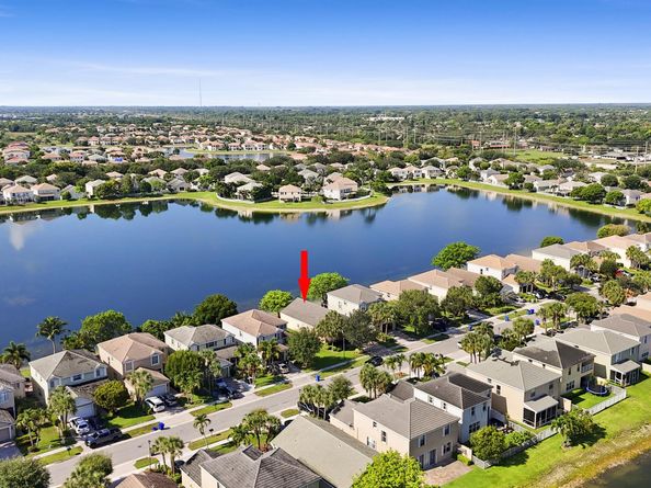 154 Berenger Walk, Royal Palm Beach FL 33414