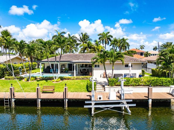 4220 NE 24th Avenue, Lighthouse Point FL 33064