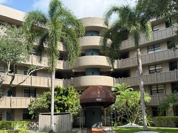 900 Colony Point Cir