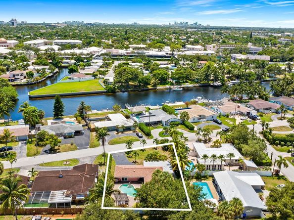 261 SW 18th Ct, Pompano Beach FL 33060