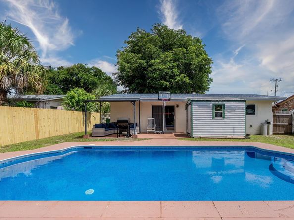 7160 Venetian St, Miramar FL 33023