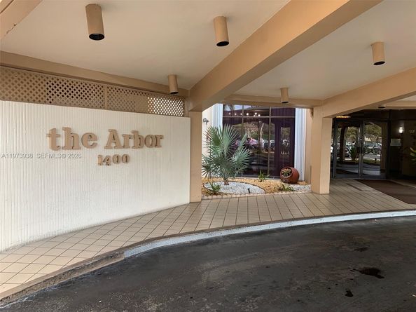 1400 Saint Charles 313 313, Pembroke Pines FL 33026