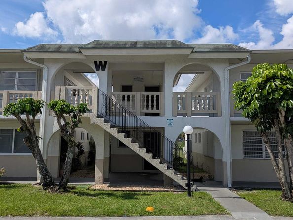 20120 NE 2nd Avenue W20, Miami Gardens FL 33179