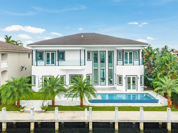 2641 NE 48th Street, Lighthouse Point FL 33064