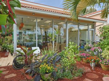 5689 Green Island Boulevard