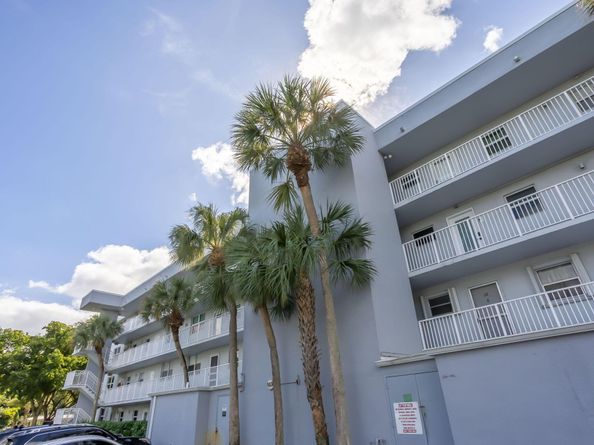 103 Royal Park Drive 1d, Oakland Park FL 33309