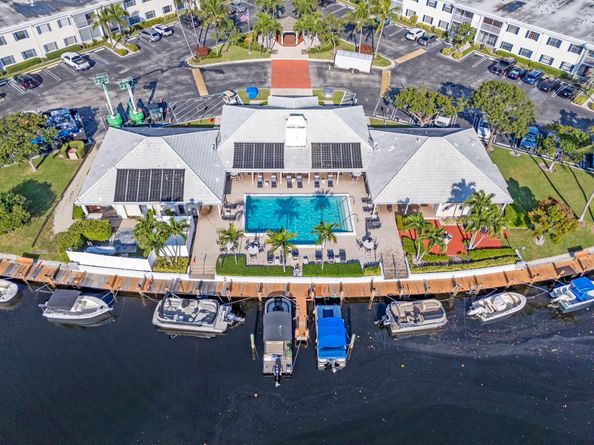 160 Cypress Club Dr 604, Pompano Beach FL 33060