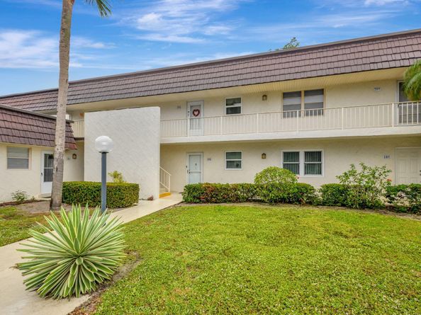 12005 Poinciana Boulevard 204, Royal Palm Beach FL 33411