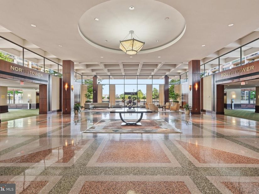3701 S George Mason Drive 315N, Falls Church VA 22041
