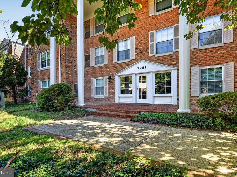 7721 Tremayne Place 202, Mclean VA 22102
