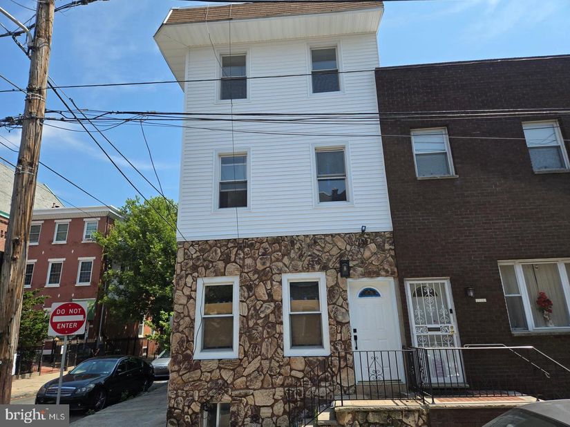 1513 S 10TH Street, Philadelphia PA 19147
