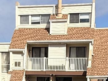 1006 Warwick Court