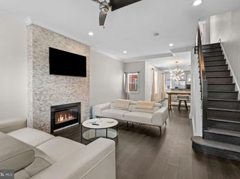 842 N 28TH Street