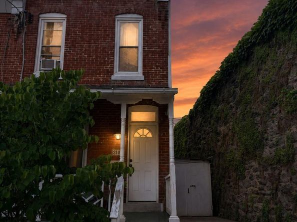 216 East Street, Philadelphia PA 19128