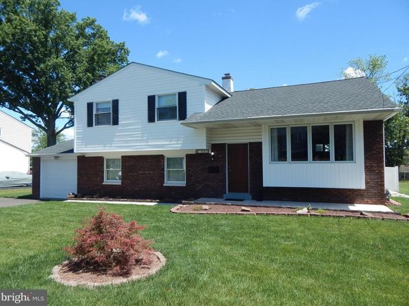 1443 Hampton Lane, Warminster PA 18974
