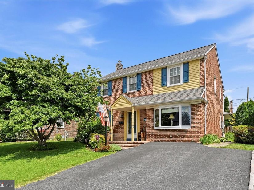141 Flintlock Road, Drexel Hill PA 19026