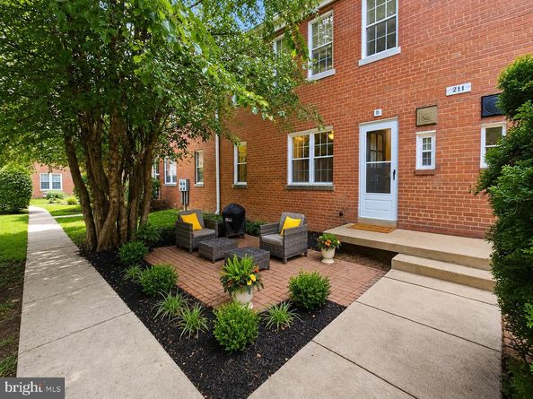 211 E Glebe Road D, Alexandria VA 22305
