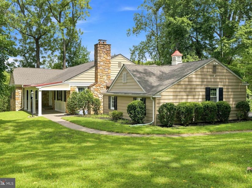 905 Newtown Road, Devon PA 19333