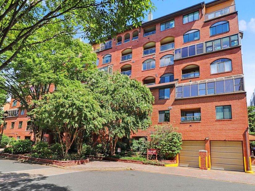 1029 N Stuart Street 523, Arlington VA 22201