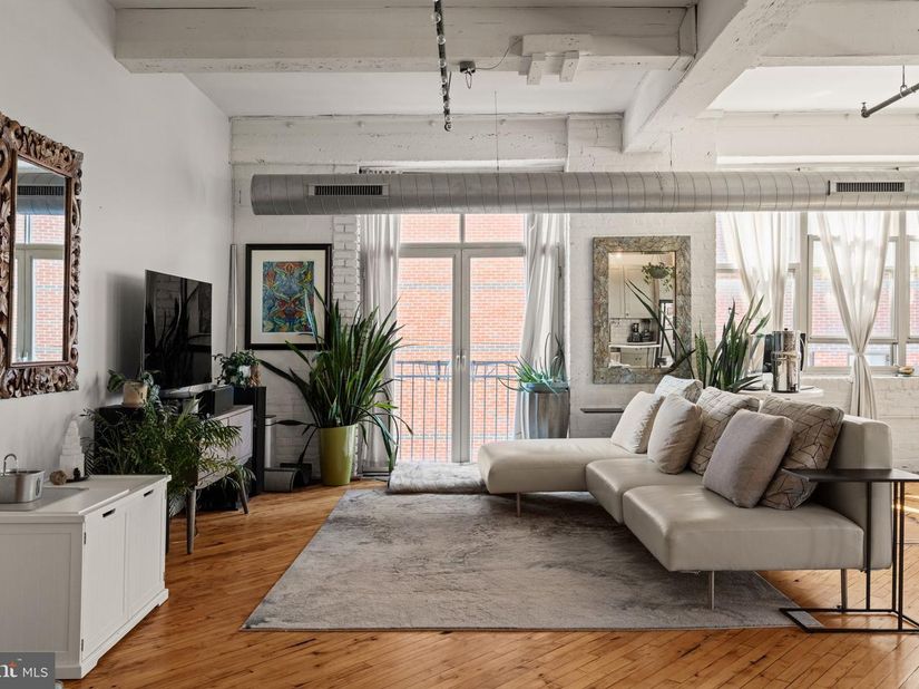1210 Buttonwood Street 301, Philadelphia PA 19123