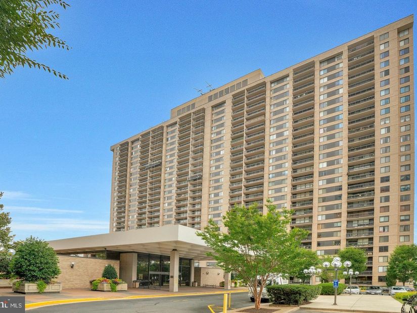 3709 S George Mason Drive 613E, Falls Church VA 22041