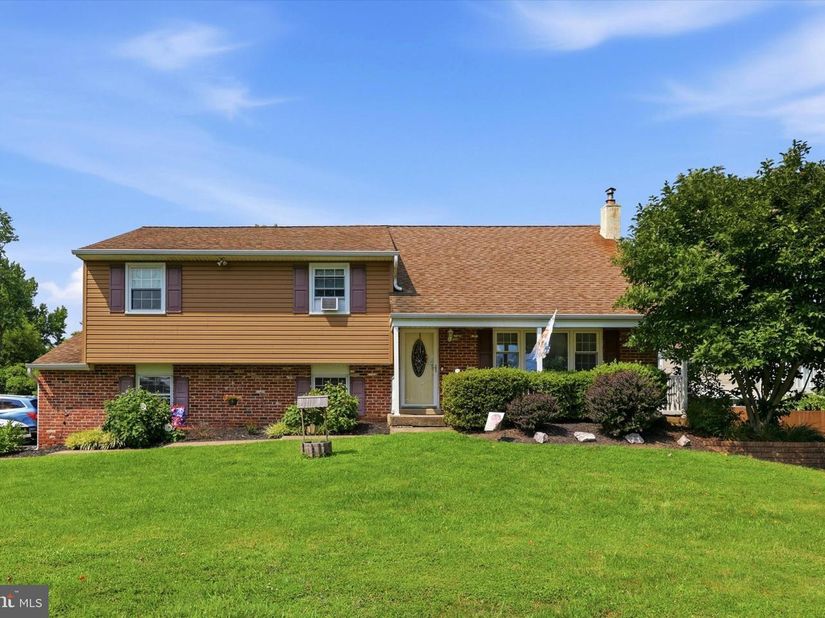 337 Middle Holland, Southampton PA 18966