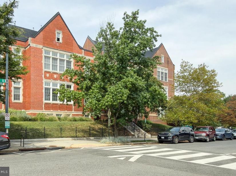440 12TH Street NE 9, Washington DC 20002