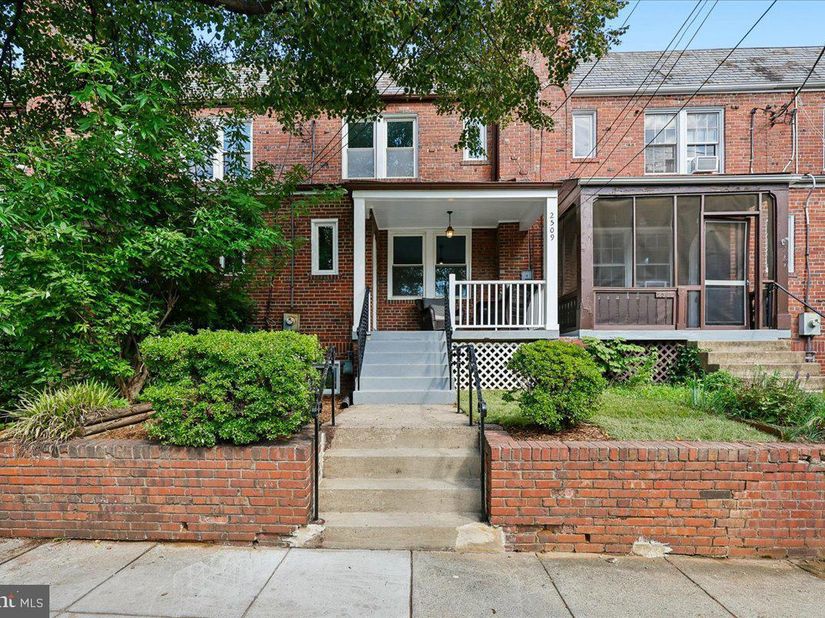 2509 39TH Street NW, Washington DC 20007