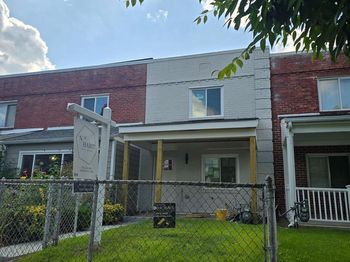 122 33rd Street NE