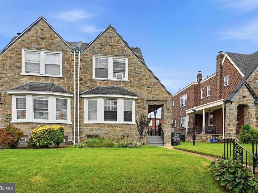 828 Knorr Street, Philadelphia PA 19111