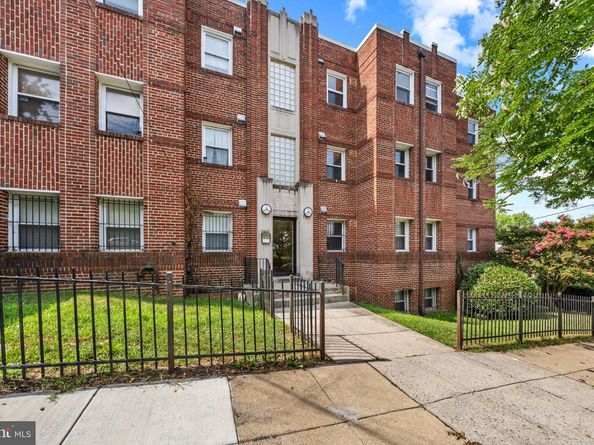 1800 28TH Place SE 205, Washington DC 20020