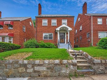 6015 3rd Street NE