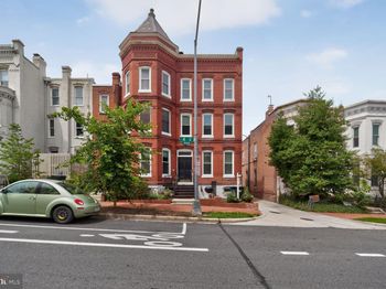 516 4TH Street NE