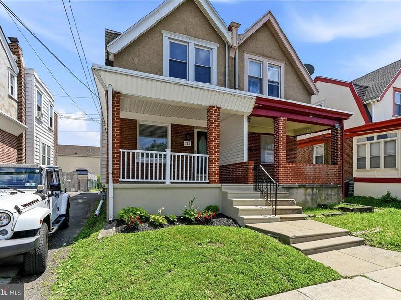 712 Pusey Avenue, Collingdale PA 19023
