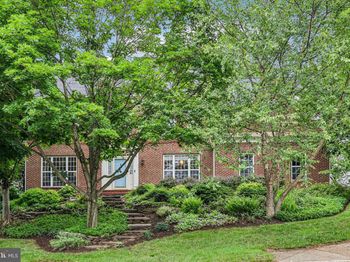 47404 Middle Bluff Place
