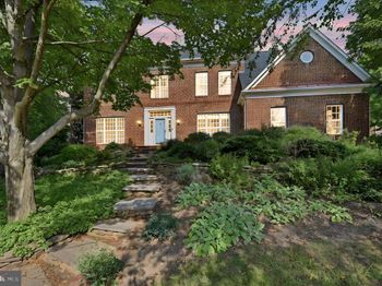 47404 Middle Bluff Place