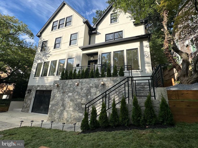 5631 Macarthur Boulevard NW, Washington DC 20016