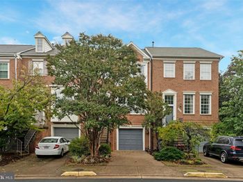 12033 Edgemere Circle