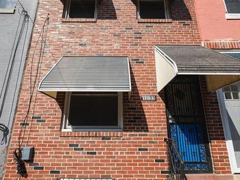 1833 E Hazzard Street