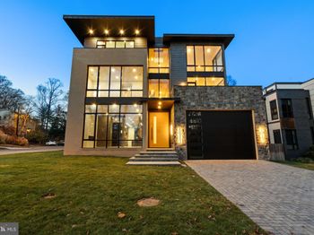 2717 Tennyson Street NW