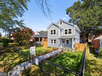 1516 Evarts Street NE