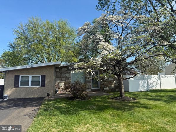 25 Maple Avenue, Hatboro PA 19040