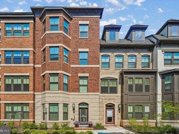 110 NW Market Square NW