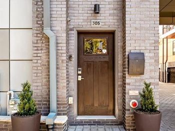 305 Green Street