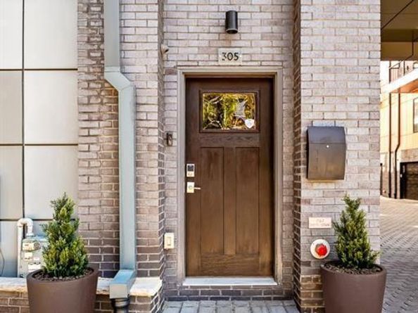 305 Green Street, Philadelphia PA 19123